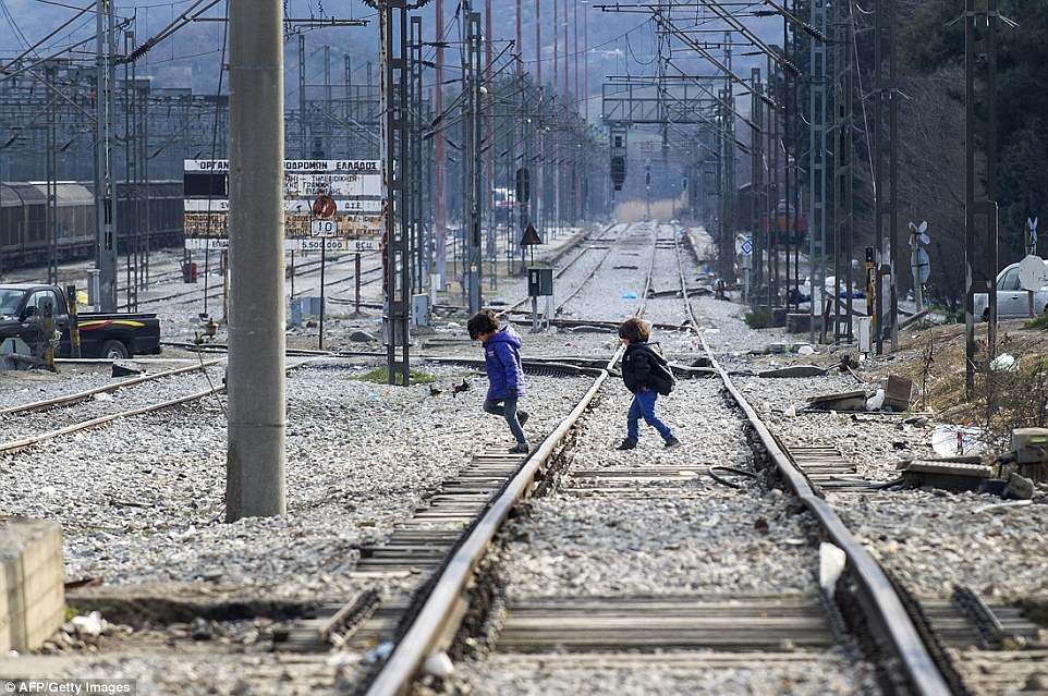 Τα Σκόπια σηκώνουν δεύτερο φράχτη στα σύνορα με την Ελλάδα μήκους 30 χλμ