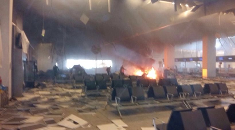 Λίγα δευτερόλεπτα μετά την έκρηξη στο αεροδρόμιο των Βρυξελλών: