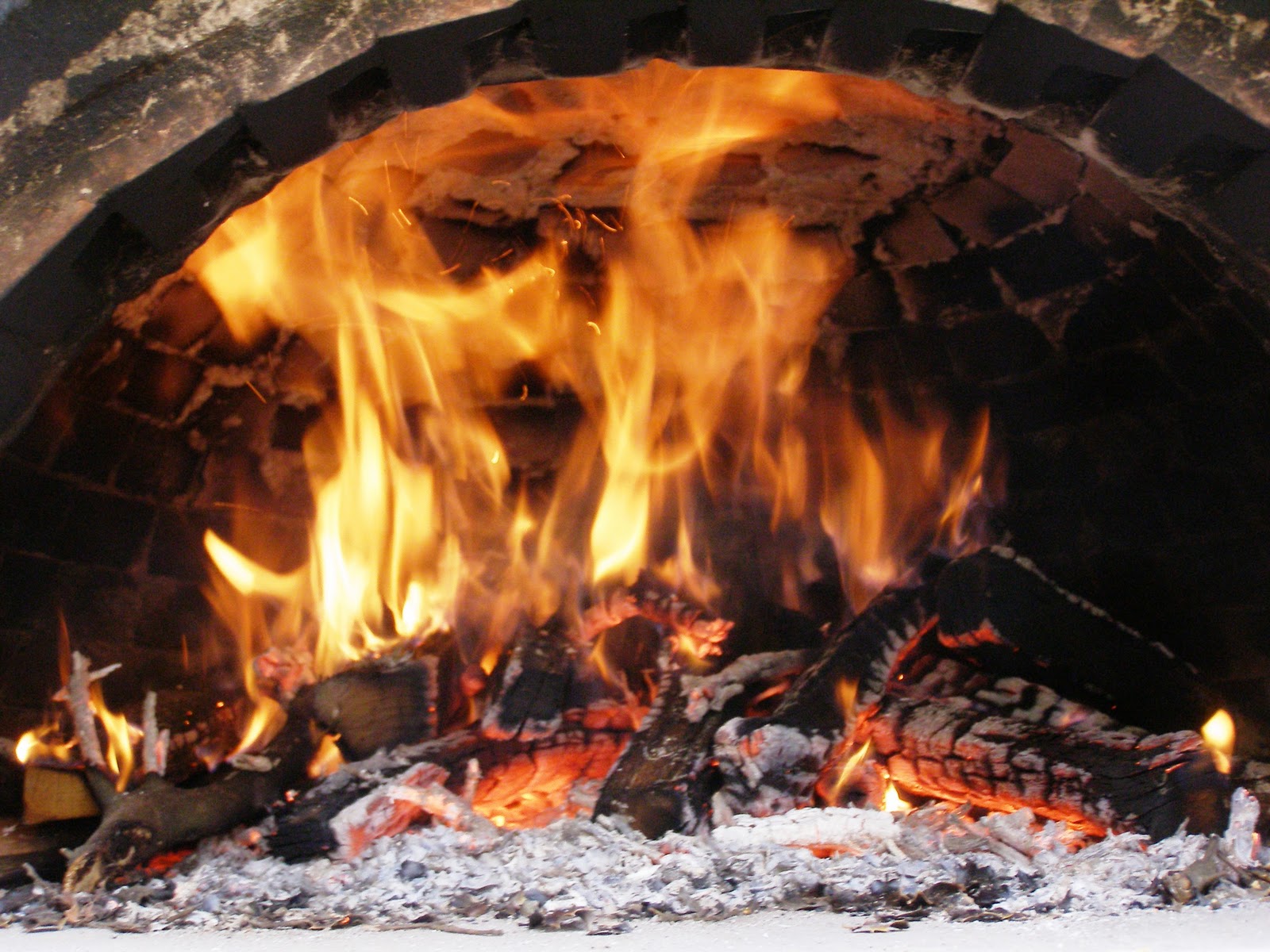 Φούρναρης στην Κρήτη τυλίχθηκε στις φλόγες