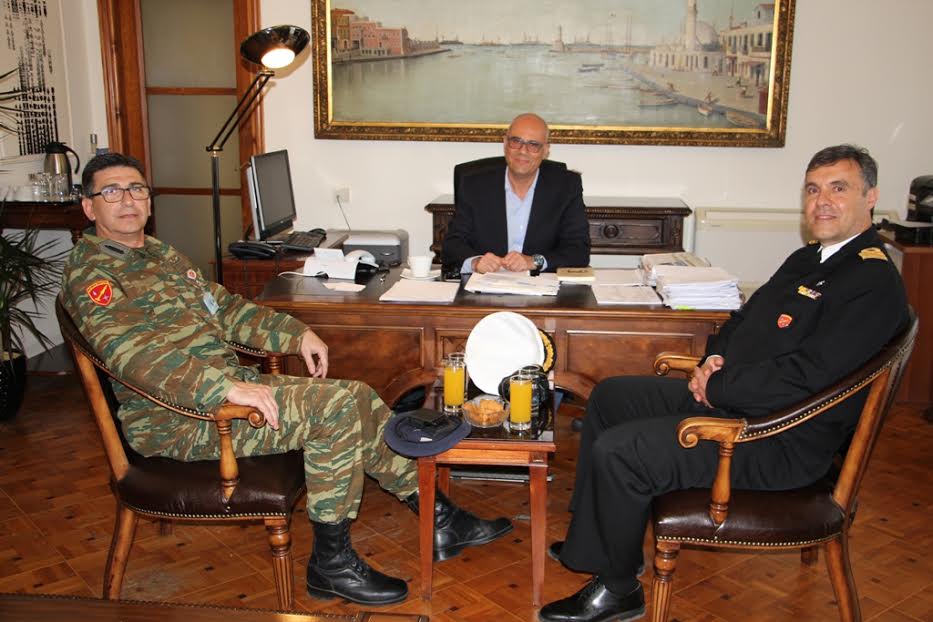 Ο νέος διοικητής του Πεδίου Βολής Κρήτης “τα είπε” με τον δήμαρχο Χανίων