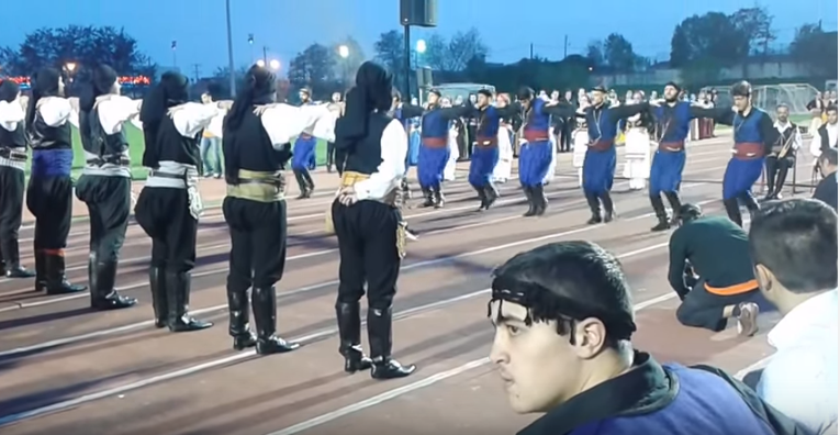 Συγκλονιστικό βίντεο: Κρήτες και Πόντιοι χορεύουν αντικριστά