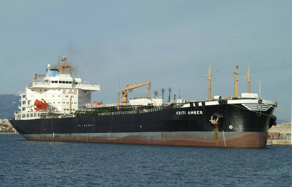 Ακυβέρνητο δεξαμενόπλοιο KRITI AMBER λόγω μηχανικής βλάβης