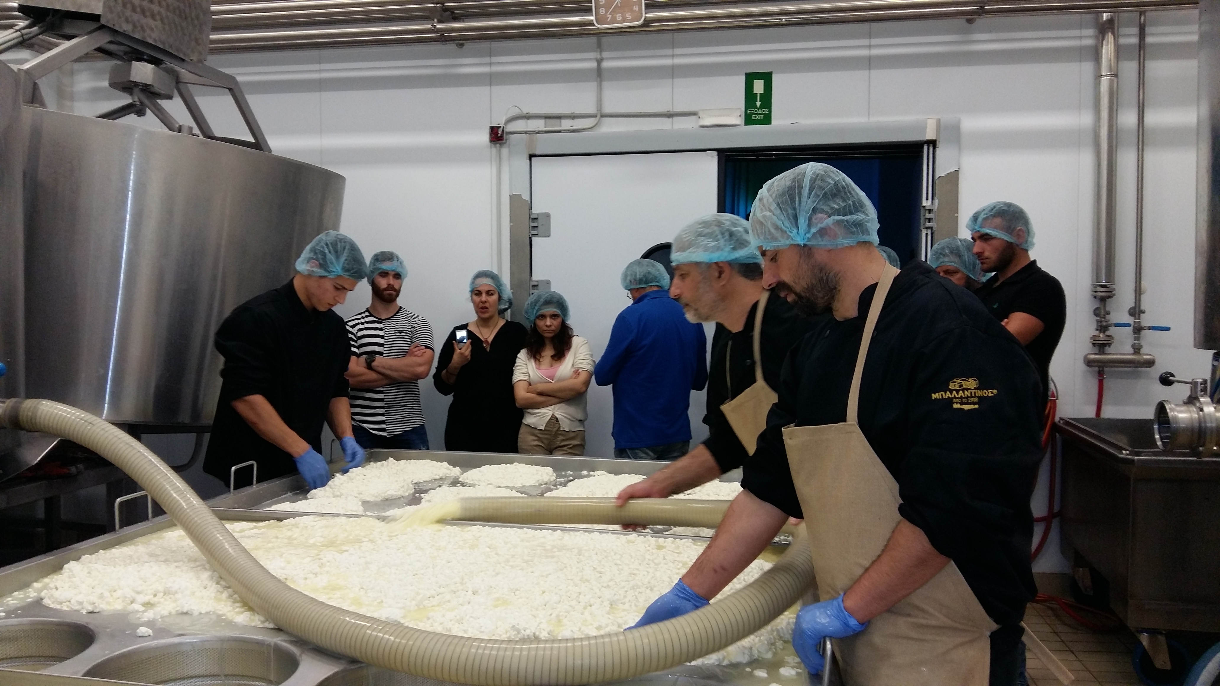 Σπουδαστές είδαν πώς… φτιάχνεται το τυρί στη σύγχρονη μονάδα Μπαλαντίνου