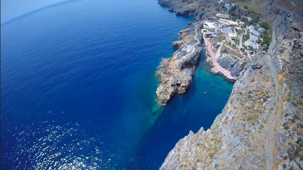 Ένα… πειρατικό φιορδ που βρίσκεται στην Κρήτη (βίντεο)