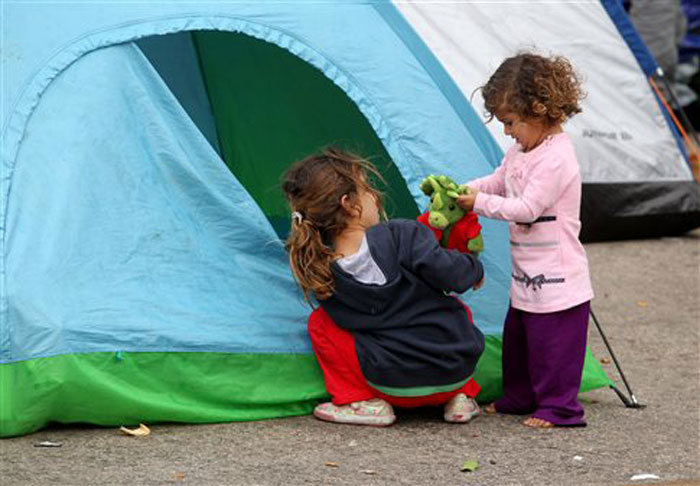 Σε 54.042 ανέρχονται οι πρόσφυγες και μετανάστες στην ελληνική επικράτεια