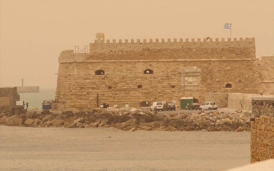 Κάνει και πάλι την εμφάνισή της στην Κρήτη η αφρικανική σκόνη