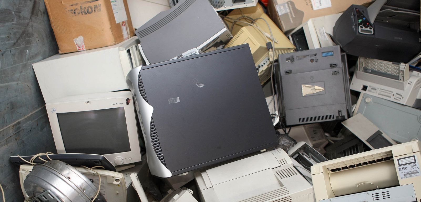 Οκτώ νέοι κάδοι ανακύκλωσης ηλεκτρικών συσκευών στο Ρέθυμνο