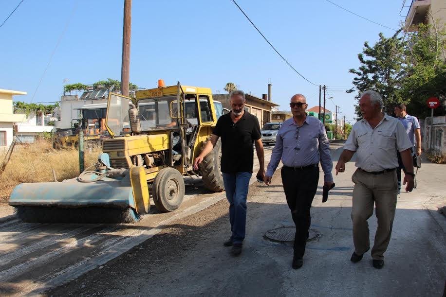 Αυτοψία Δημάρχου Χανίων στο έργο οδοποιίας στην οδό Ζυμβρακάκηδων