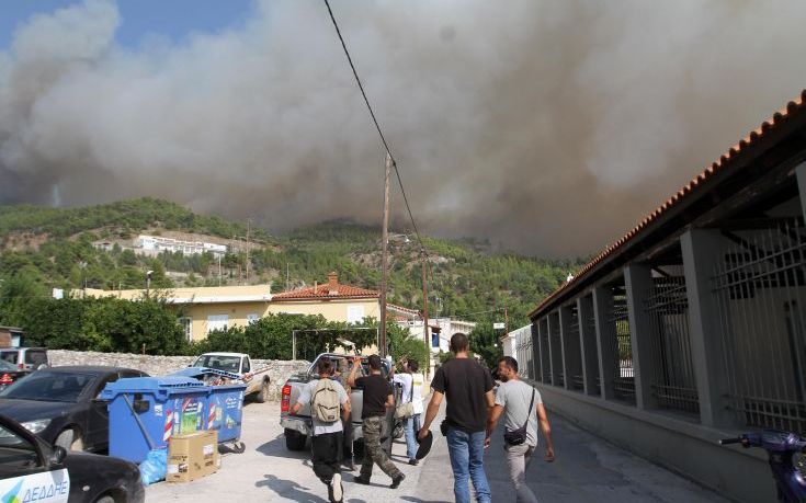 Δραματική η κατάσταση με την πυρκαγιά στη Βόρεια Εύβοια