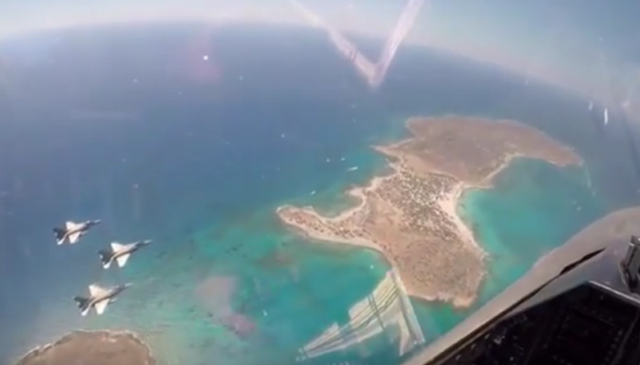 Εντυπωσιακή πτήση αεροσκαφών F 16 πάνω από τη νήσο Χρυσή (βίντεο)