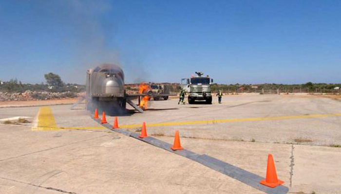 «Πυρκαγιά»  σε αεροσκάφος στην βάση των ΗΠΑ στα Χανιά (φωτο)