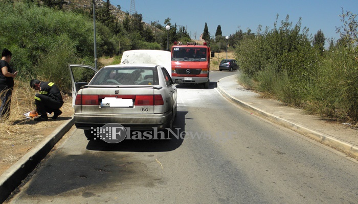 Πυρκαγιά σε αυτοκίνητο εν κινήσει στο Νοσοκομείο Χανίων (φωτο)