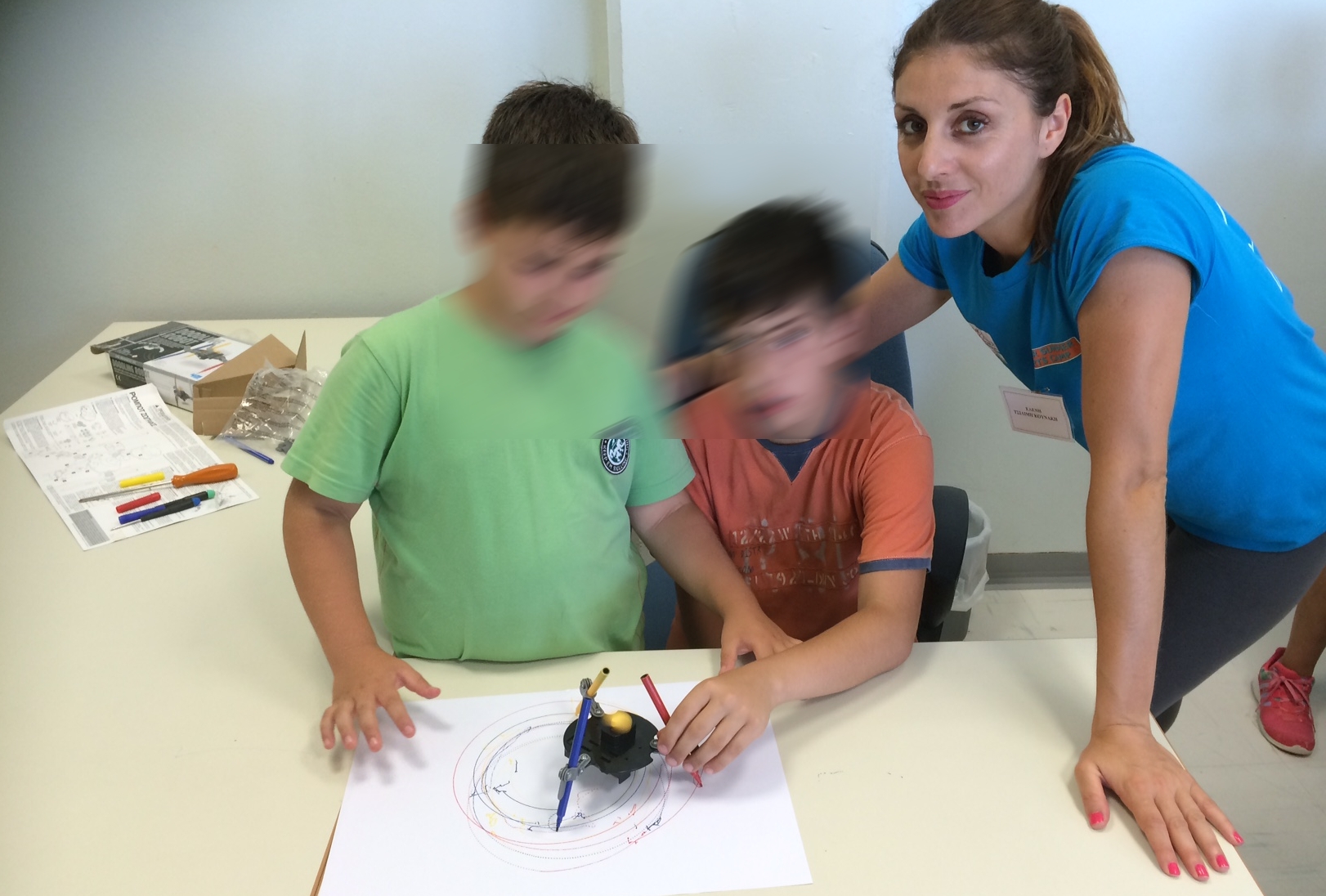 Τα παιδιά φτιάχνουν ρομπότ στο Summer Camp του δήμου Ηρακλείου