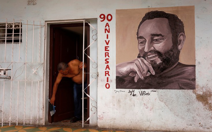 Ένα πούρο 90μέτρων για τα 90στα γενέθλια του Φιντέλ Κάστρο