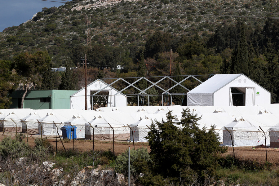 “Όχι” των ξενοδόχων της Κρήτης στη μετεγκατάσταση προσφύγων στο νησί