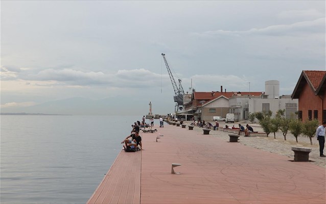 Δίωρος αποκλεισμός αύριο στο λιμάνι Θεσσαλονίκης
