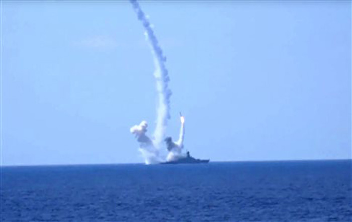 Ρωσικά πλοία στη Μεσόγειο εκτόξευσαν πυραύλους κατά στόχων στο Χαλέπι