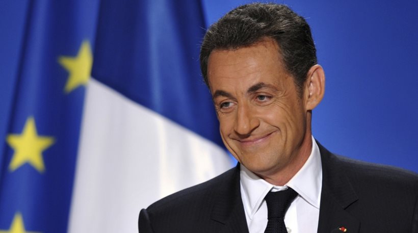 Την υποψηφιότητά του για τη γαλλική προεδρία ανακοίνωσε ο Νικολά Σαρκοζί