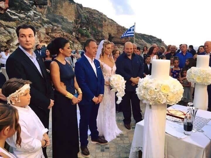 Στην Κρήτη παντρεύτηκε ο “Βασιλιάς της σοκολάτας” την 25χρονη γραμματέα του