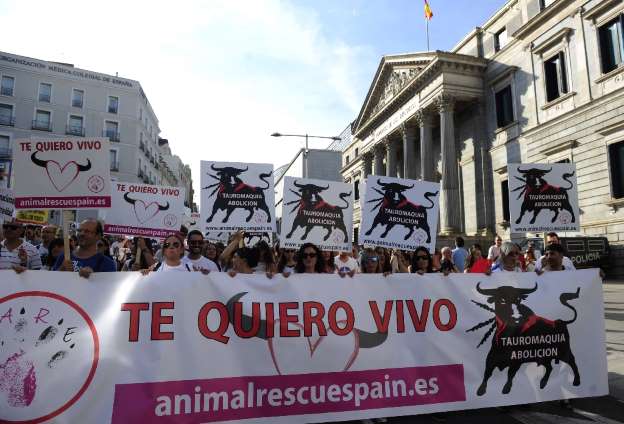 Χιλιάδες Ισπανοί ζητούν την κατάργηση των ταυρομαχιών