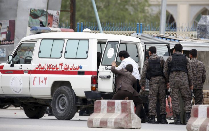Αιματηρή σύγκρουση λεωφορείου με βυτιοφόρο στο Αφγανιστάν