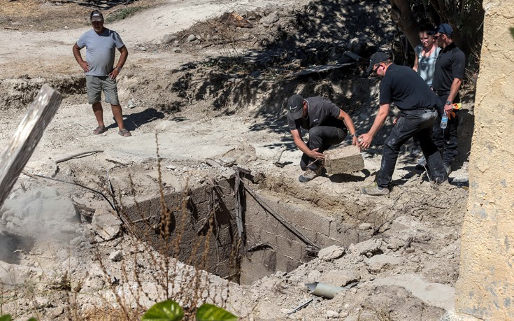 Ψάχνοντας για τον Μπεν, βρήκαν αρχαίο νεκροταφείο 2.000 ετών