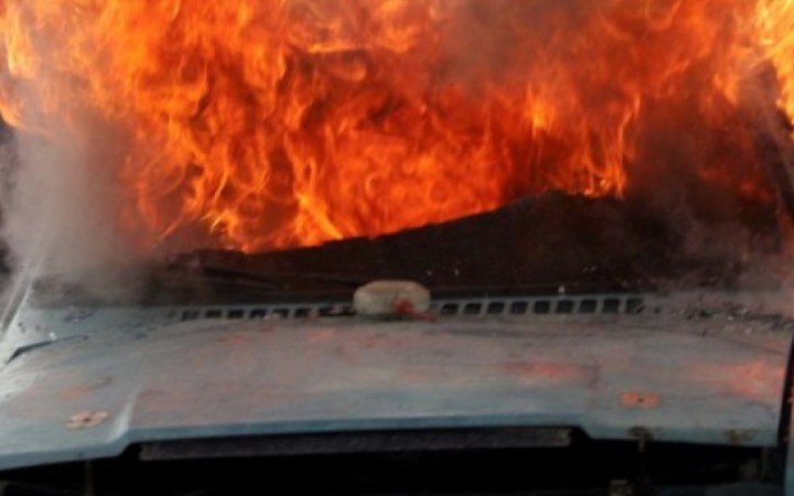 Στις φλόγες τυλίχθηκε αγροτικό όχημα σε χωριό του Ηρακλείου