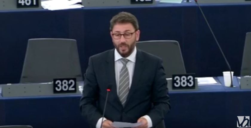 Νίκος Ανδρουλάκης: Τρία κράτη-μέλη της ΕΕ δεν έχουν πάρει ούτε ένα πρόσφυγα