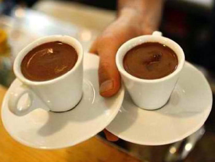 Δείτε πώς πληρώνουν τον καφέ στην Β. Ελλάδα! Και έρχεται κι ο νέος φόρος…