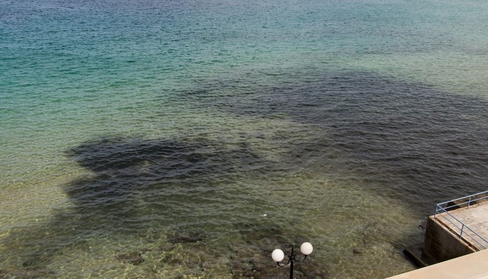 Τι λέει η ΔΕΥΑ σχετικά με τα ακάθαρτα νερά στην παραλία του Κουμ Καπ