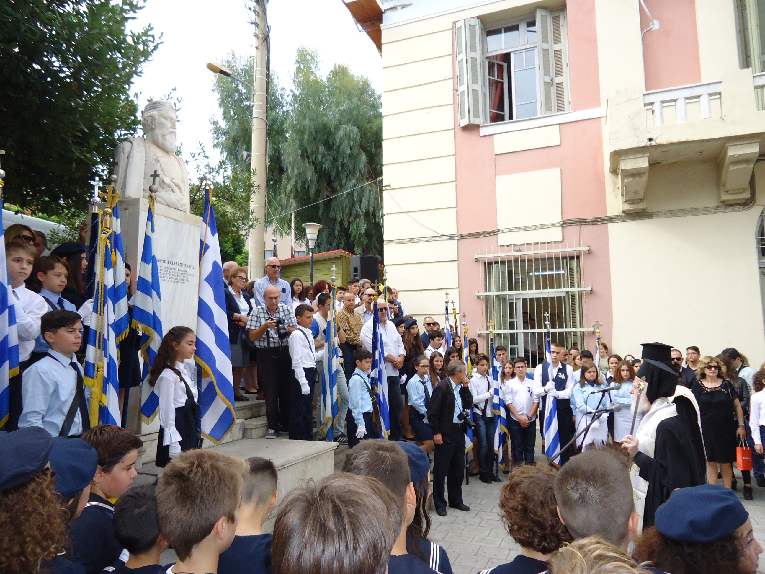 Μαθητές, εκπαιδευτικοί, αρχές τιμούν την Εθνική Επέτειο της 28ης Οκτωβρίου