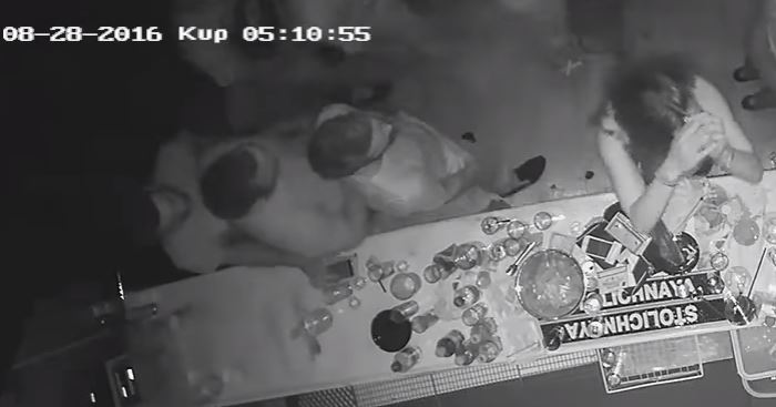 Βίντεο ντοκουμέντο από την κλοπή κινητού σε μπαρ των Χανίων!