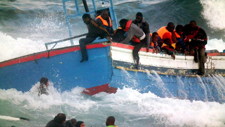 Στη φυλακή 56 άτομα για την ανατροπή σκάφους με μετανάστες