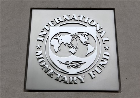 Ο στόχος για πρωτογενές πλεόνασμα 3,5% θα φέρει νέα μέτρα, επιμένει το ΔΝΤ