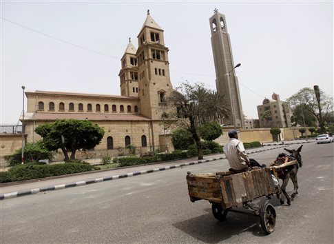Πολύνεκρη έκρηξη στον καθεδρικό των Κοπτών στο Κάιρο