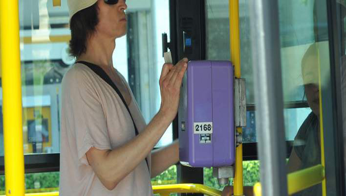 Γιατί τα περισσότερα περίπτερα δεν πωλούν πλέον εισιτήρια για λεωφορεία