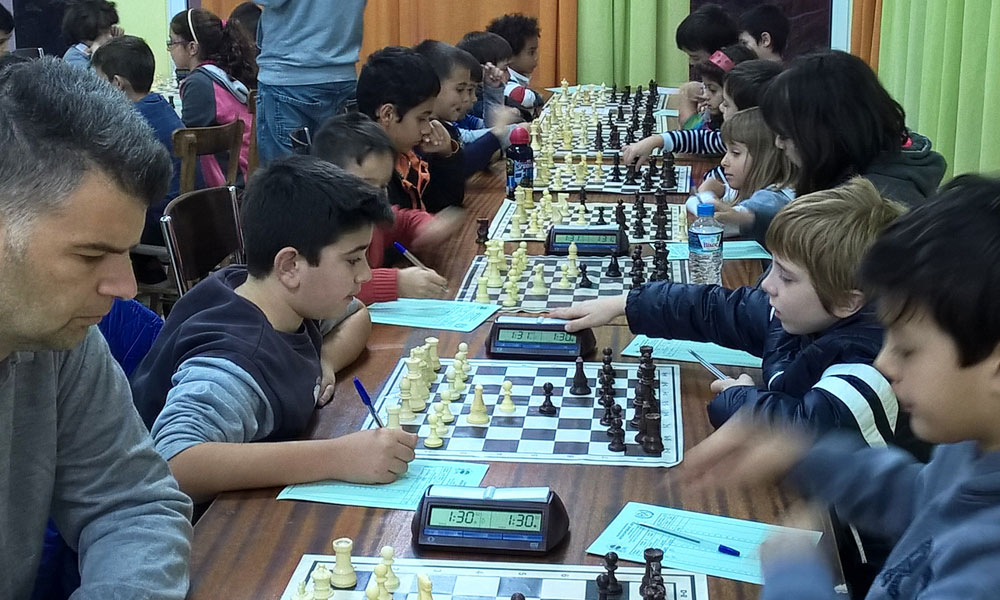 Μαθήματα σκάκι στον ΟΑΧ