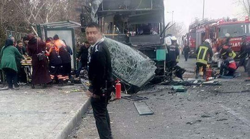 Τουρκία: Έκρηξη σε λεωφορείο έξω από πανεπιστήμιο