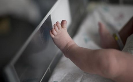 Τιμή πώλησης 8.000 ευρώ για νεογέννητο παιδί στην Κατερίνη