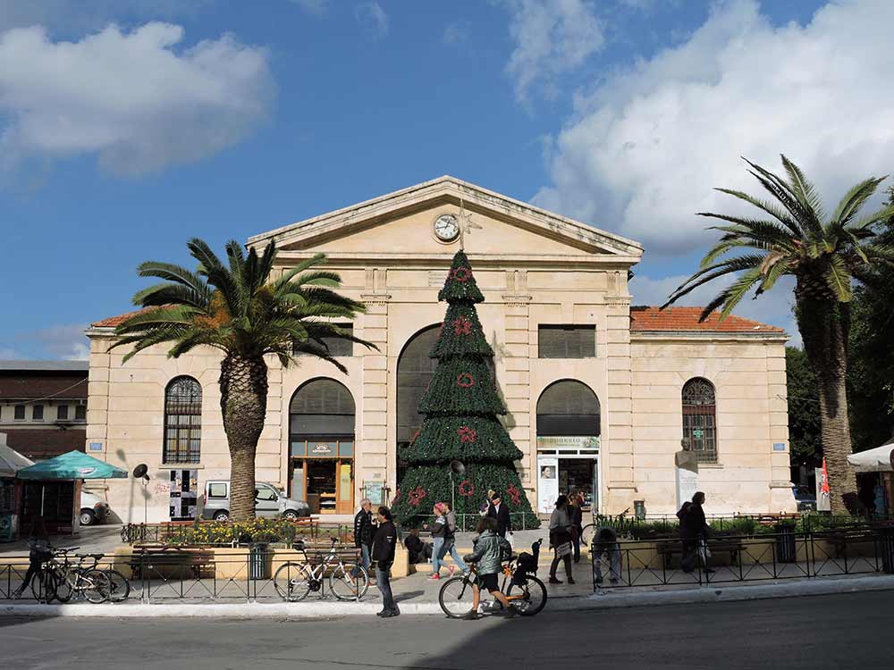 Αναβάλλεται η φωτοδότηση του Χριστουγεννιάτικου δέντρου Δήμου Χανίων
