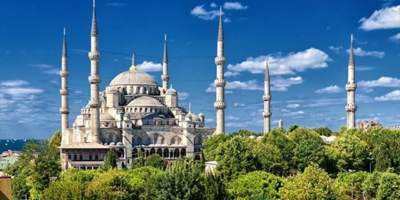 «Βουτιά» 26% στις αφίξεις των τουριστών στην Κωνσταντινούπολη