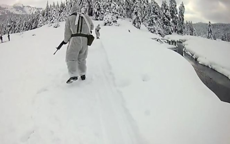 Οι μελλοντικοί υπαξιωματικοί του Στρατού Ξηράς χωμένοι μέσα στα χιόνια