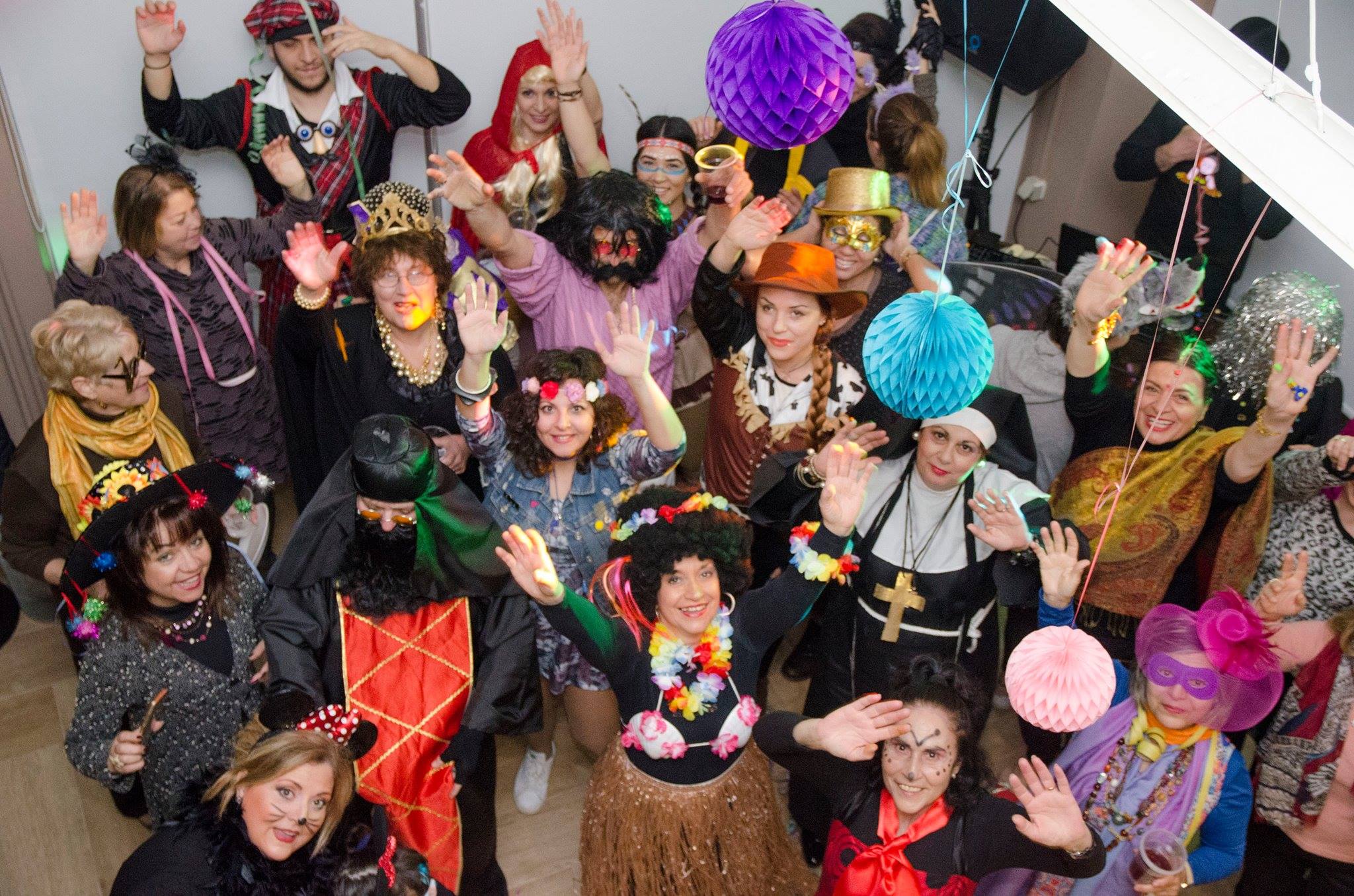 Διασκέδαση και χορός στο μασκέ πάρτι των εθελοντών του Ορίζοντα Χανίων
