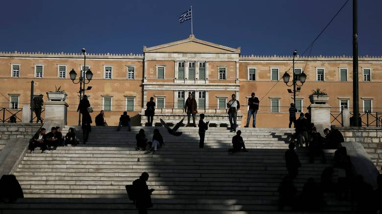 Έρευνα: Λιγότερο Δημόσιο και χαμηλότερους φόρους θέλουν οι Έλληνες