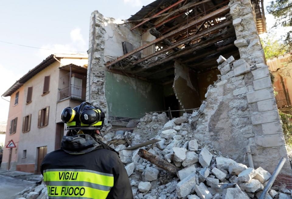 Ο Κρητικός εστιάτορας που έχασε ότι είχε χτίσει από τον σεισμό στην Ιταλία