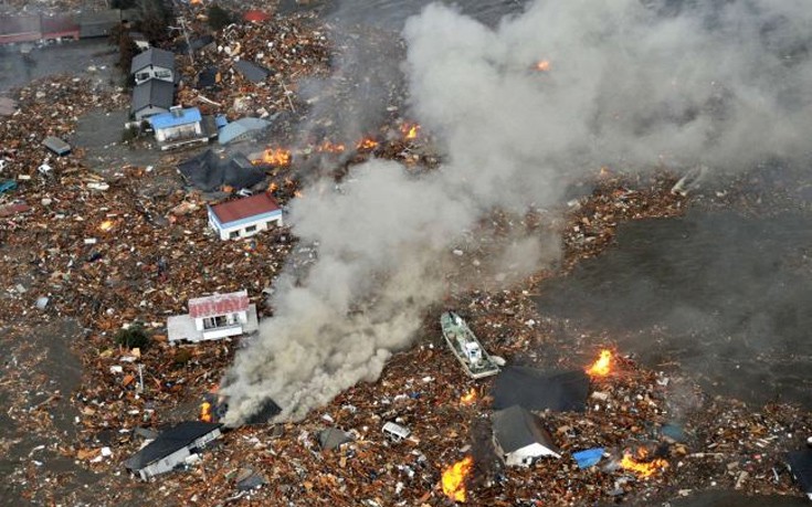 Η Ιαπωνία τιμά τα θύματα του φονικού σεισμού του 2011