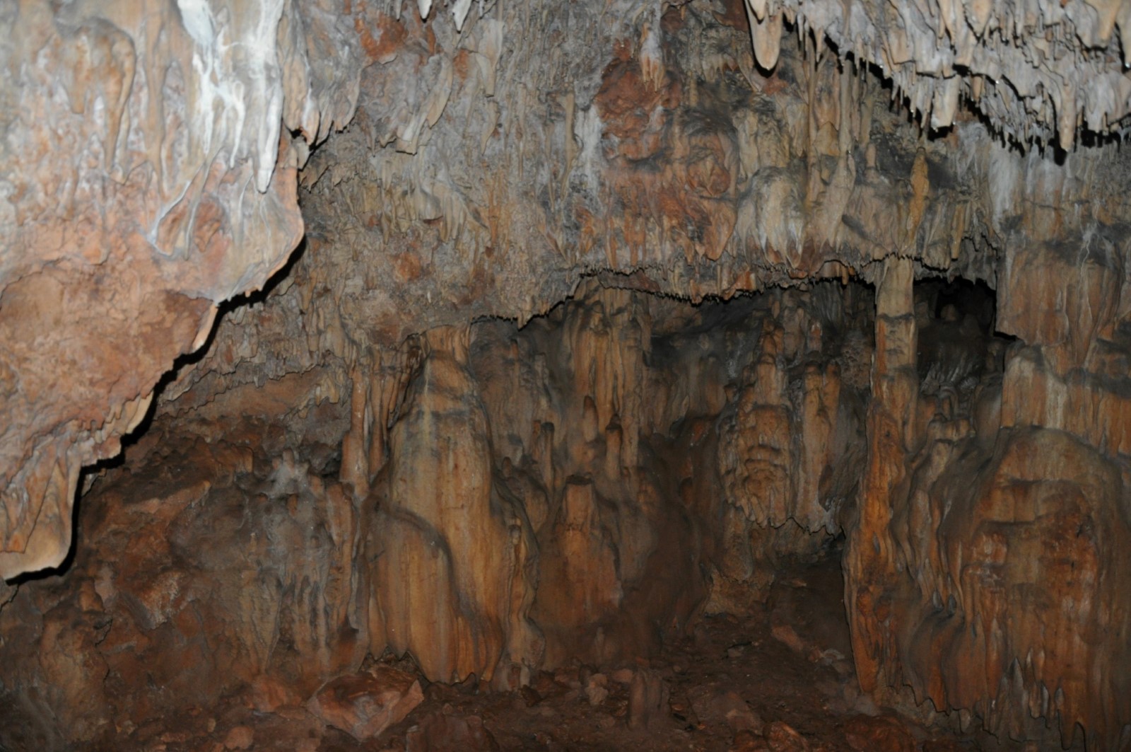 Ο Ορειβατικός Χανίων στο σπήλαιο Δόξας και  στην κορυφή του Στρούμπουλα