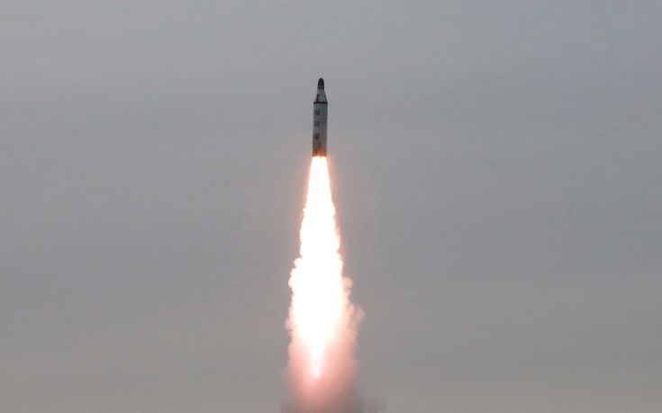 Σε εκτόξευση τεσσάρων πυραύλων προχώρησε η Βόρεια Κορέα