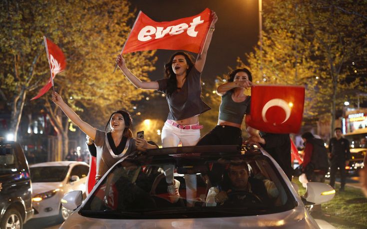 Τι ξημερώνει σε Τουρκία και Ευρώπη μετά την οριακή νίκη του Ερντογάν