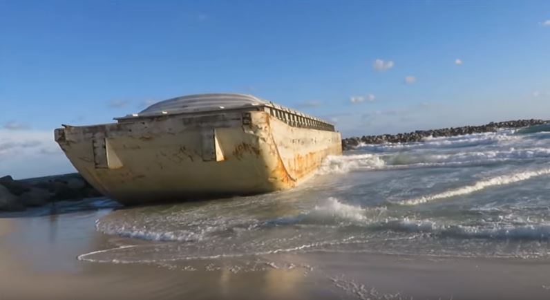Φλόριντα: Πλοίο – «φάντασμα» ξεβράστηκε στις ακτές (Vid)